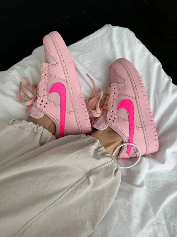 Dunk Triple Pink